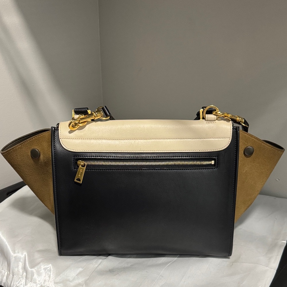 CÉLINE - Picture 2 of 3